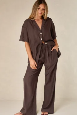 Ease Away Crinkle Pant -Chocolate
