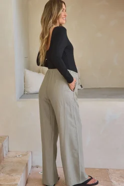 Ease Away Crinkle Pant - Soft Khaki