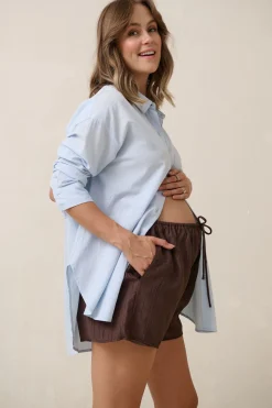 Ease Away Crinkle Short - Chocolate