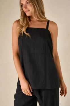 Ease Away Crinkle Top - Black