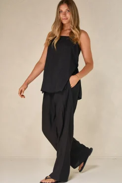 Ease Away Crinkle Top - Black