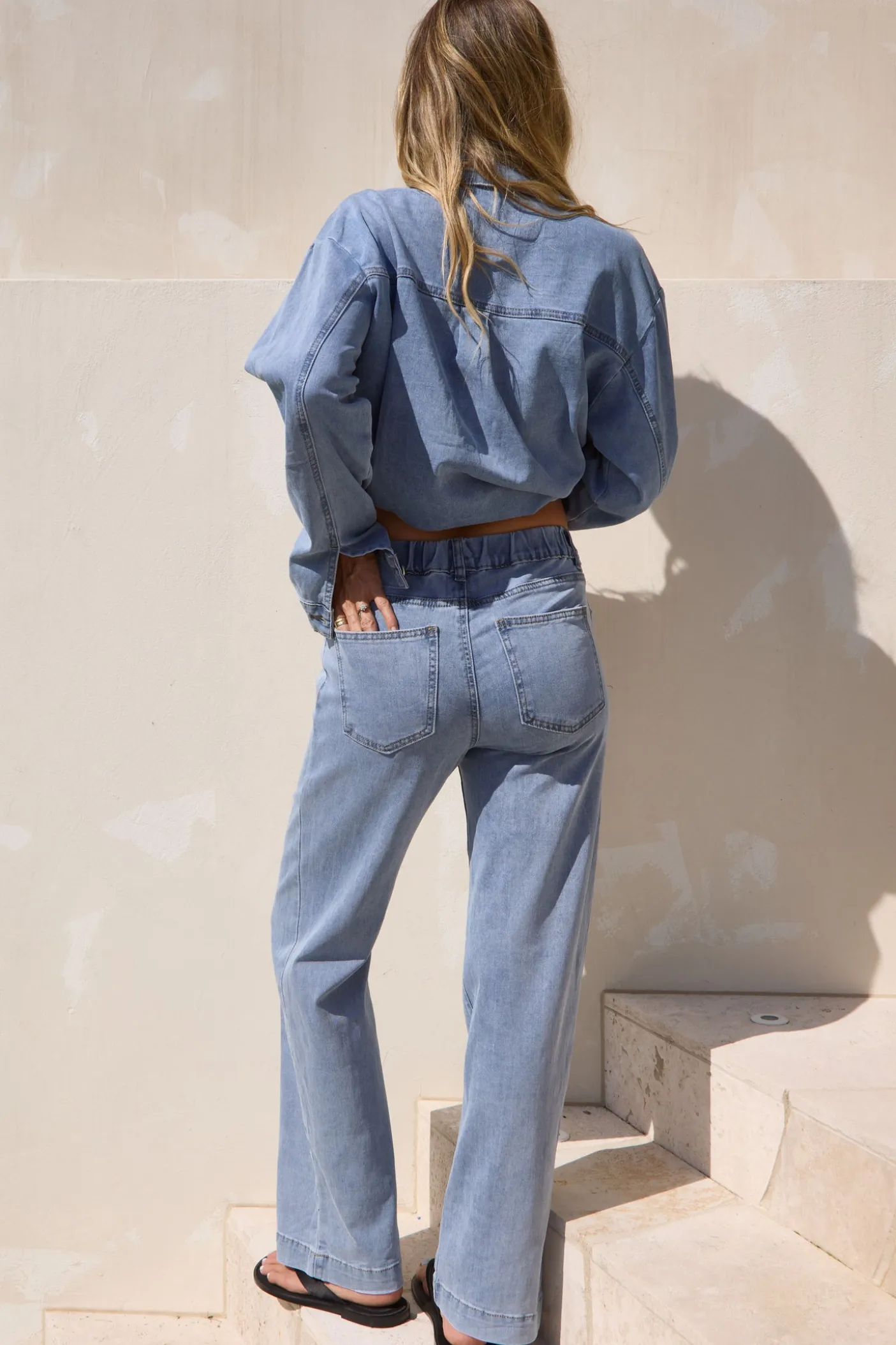 Frequent Wide Leg Jean - Light Blue